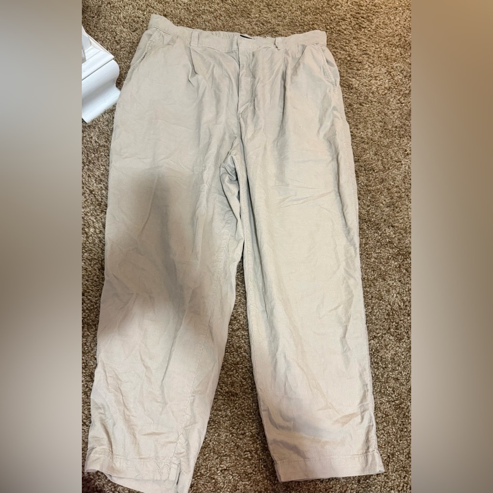 GAP Women's Cream Ankle Pants. corduroy fabric